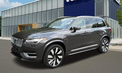2024 Volvo XC90 Plus Bright