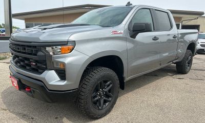 2023 Chevrolet Silverado Trail Boss Custom