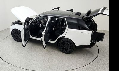 2026 Land Rover Range SE