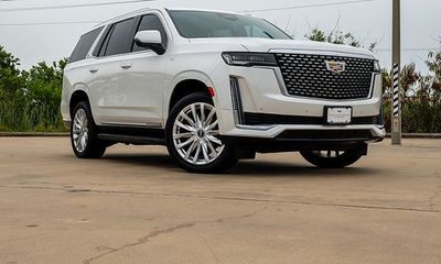 2022 Cadillac Escalade Luxury