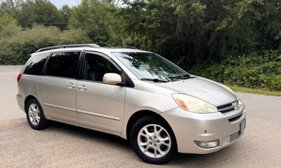 2004 Toyota Sienna XLE