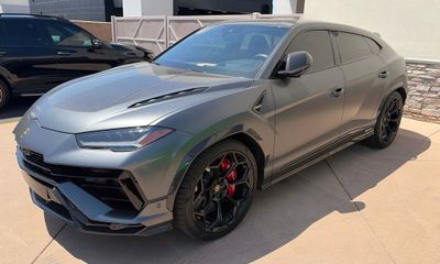 2024 Lamborghini Urus Performante