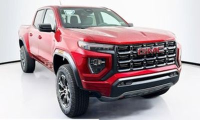 2025 GMC Canyon AT4