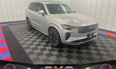 2025 Volvo XC90 Ultra Bright