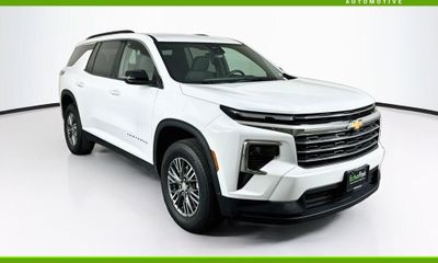 2025 Chevrolet Traverse LT