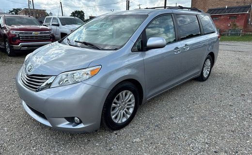 2014 Toyota Sienna XLE