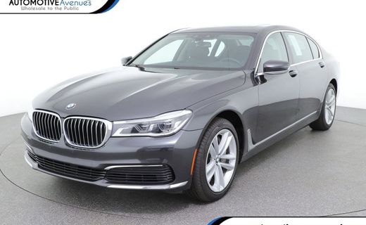 2019 BMW 750I B7