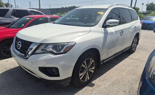 2020 Nissan Pathfinder SV