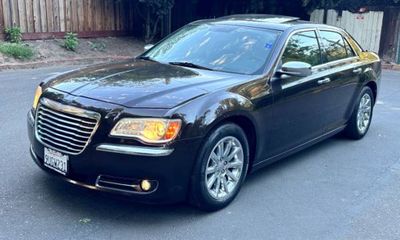 2012 Chrysler 300 300C Limited