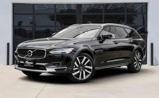 2025 Volvo V90CC Plus