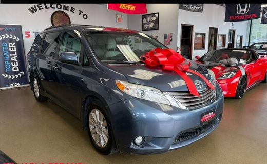 2016 Toyota Sienna XLE 7 Passenger
