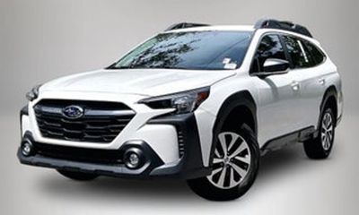 2025 Subaru Outback Base
