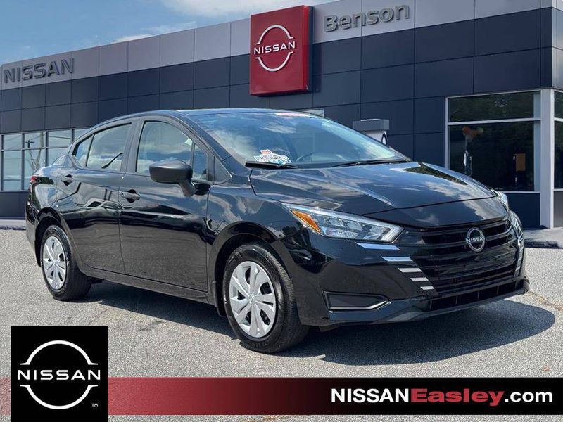 2025 Nissan Versa — a typically priced live listing