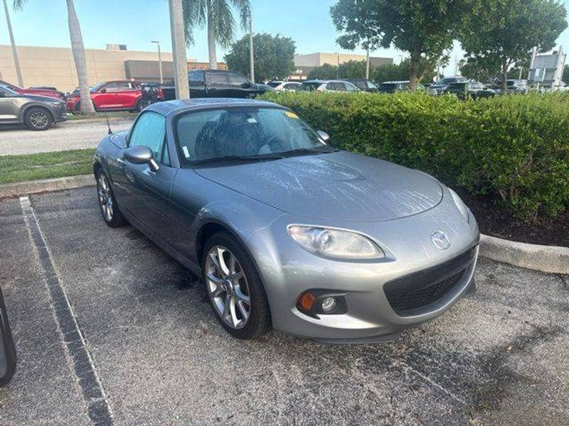 2014 Mazda MX-5 — a typically priced live listing