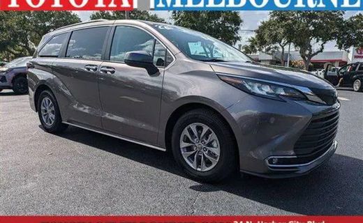 2022 Toyota Sienna XLE