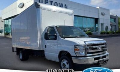 2027 Ford E-450 Base