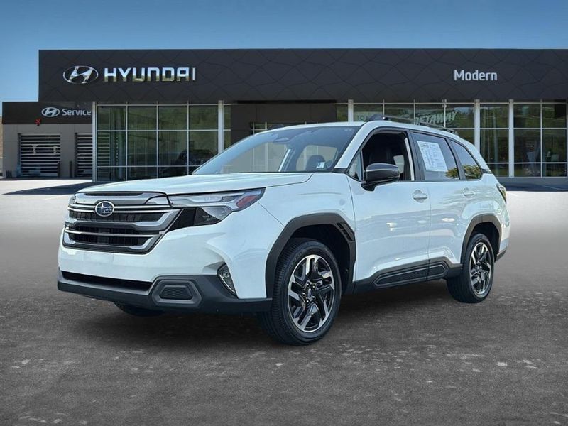 2025 Subaru Forester — a typically priced live listing