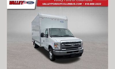 2027 Ford E-450 Base