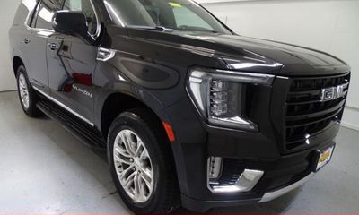 2023 GMC Yukon SLT