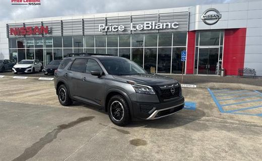 2023 Nissan Pathfinder SV