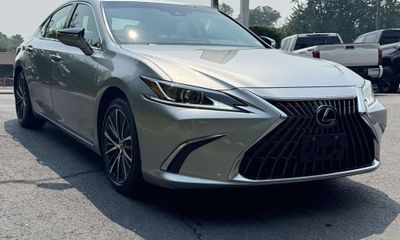 2022 Lexus ES 350 Premium