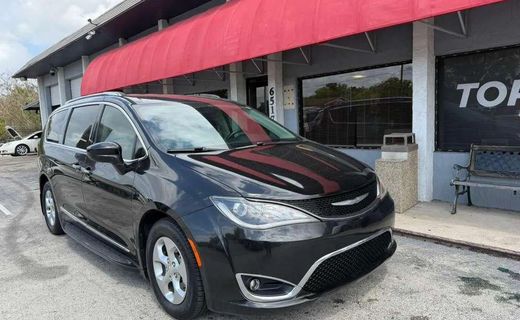 2017 Chrysler Pacifica Touring L Plus