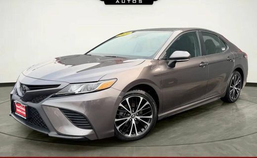 2020 Toyota Camry SE