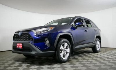 2021 Toyota RAV4 XLE HV