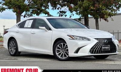 2022 Lexus ES 250 Base