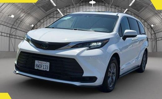 2021 Toyota Sienna LE