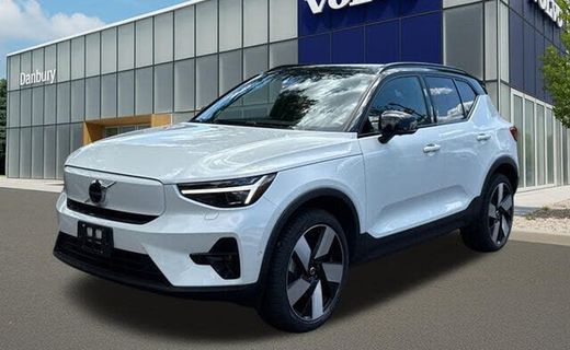 2023 Volvo XC40 Ultimate Dark