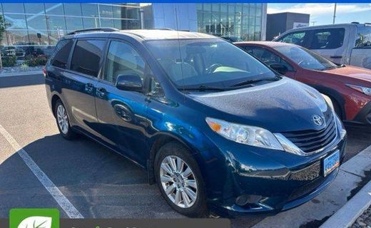 2012 Toyota Sienna LE
