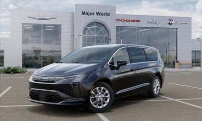 2027 Chrysler Pacifica Select
