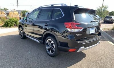 2023 Subaru Forester Touring ES Navi