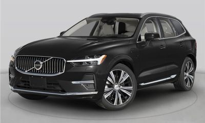 2025 Volvo XC60 Core