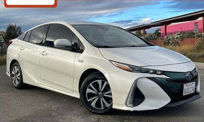 2017 Toyota Prius Prime phev Three Four ADV