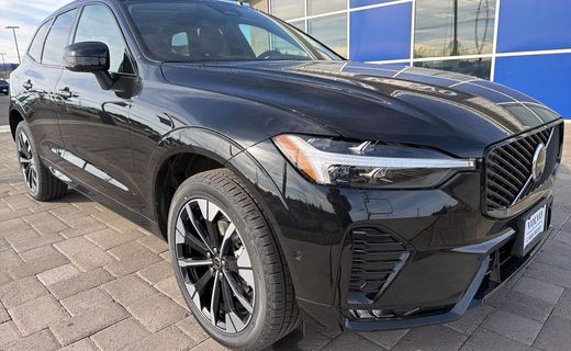 2026 Volvo XC60 Plus Dark