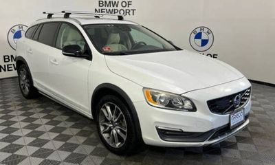 2015 Volvo V60CC Premier NON R