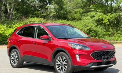 2020 Ford Escape Titanium