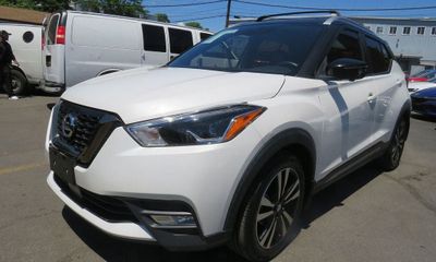 2020 Nissan Kicks SR
