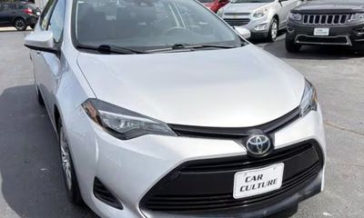2019 Toyota Corolla L LE SE