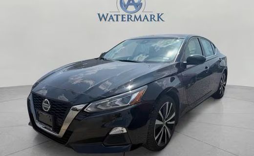 2022 Nissan Altima SR