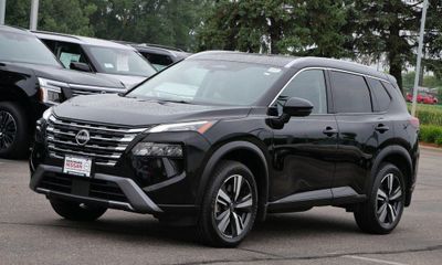 2025 Nissan Rogue SL