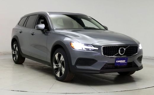 2020 Volvo V60CC Momentum