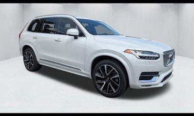 2023 Volvo XC90 Plus Bright