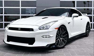 2024 Nissan GT-R Premium