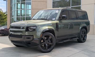 2026 Land Rover Defender 130 X Dynamic