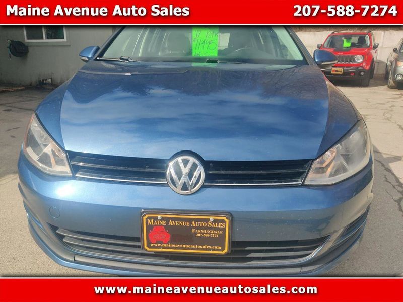 2017 Volkswagen Golf Sportwagen — a typically priced live listing