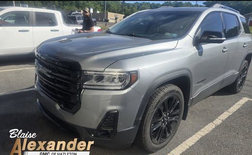 2023 GMC Acadia SLT