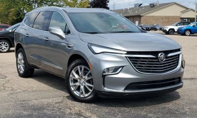 2023 Buick Enclave Essence